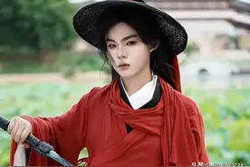 炸锅！姐姐爆改弟弟变成古装西域美男，网友：以后都拿这照片网恋图片