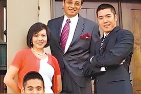 秦祥林罕见晒全家福，靠房地产翻身后定居美国，儿子继承超高颜值图片