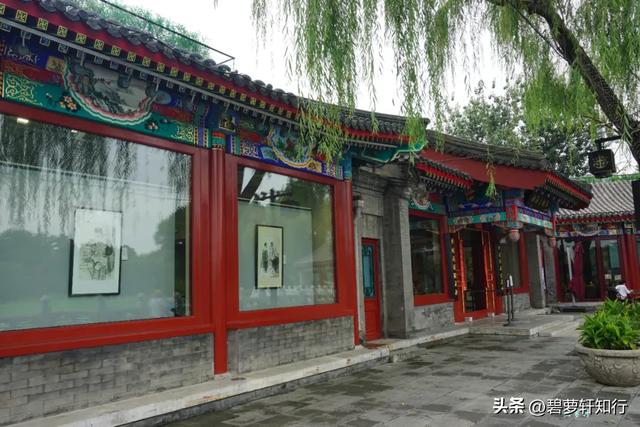 北京什刹海西海湿地公园：人少景美的赏荷胜地，还有一座美术馆