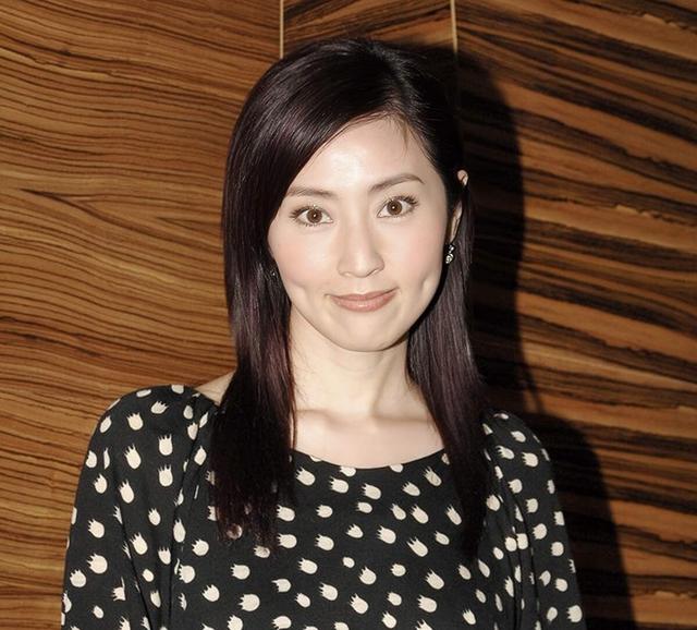 恭喜！50岁香港知名女星突然宣布结婚，已做好准备不介意当后妈
