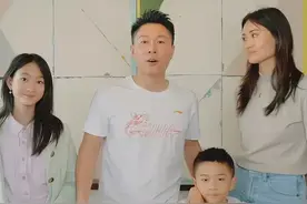 李小鹏晒老婆李安琪，变得不自信了，真的娶错老婆，少赚好多钱！图片