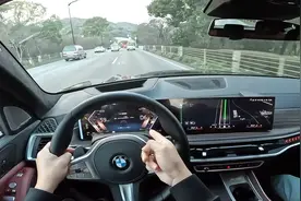 开了1300公里后才发现，宝马X5和保时捷卡宴，差距太大不能比！图片