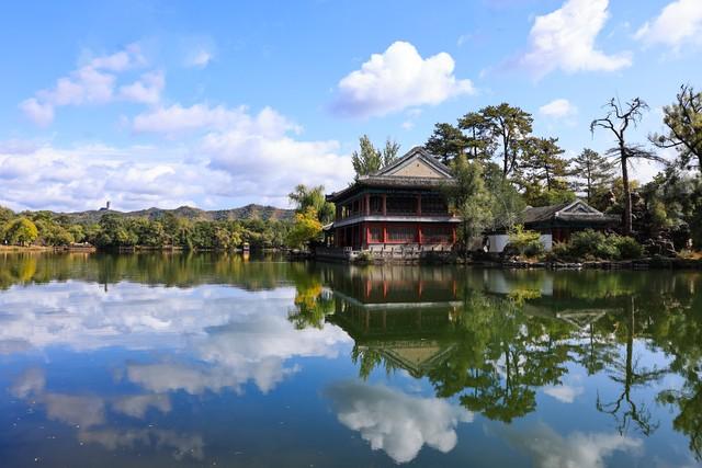 大批老人涌入承德，打着旅游名义，不逛避暑山庄不看外八庙，为啥