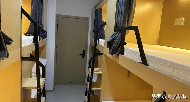 离开扬州在东站发生一件有惊无险的事，到镇江住青旅，游览西津渡