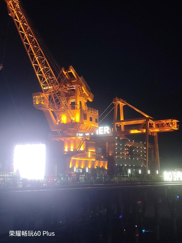 去青山升降桥最少要走一公里