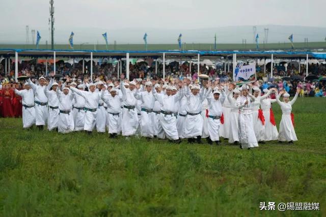 高清大图！直击内蒙古自治区第35届草原那达慕开幕式现场→