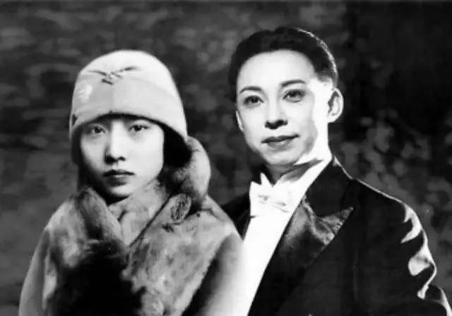 两女共侍一夫，姐妹关系情同手足，生前三人同行，死后三人葬同穴