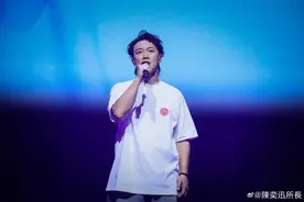50岁陈奕迅突感不适，须立即停止所有演出并休养！本人深感歉意，官方公告：三场演唱会紧急延期！图片