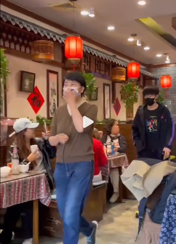 王楚钦吃饭上“热搜”后续，国乒的"第二食堂" 网友道出最大受益人