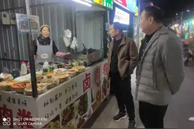 许昌市最大的夜市广场图片
