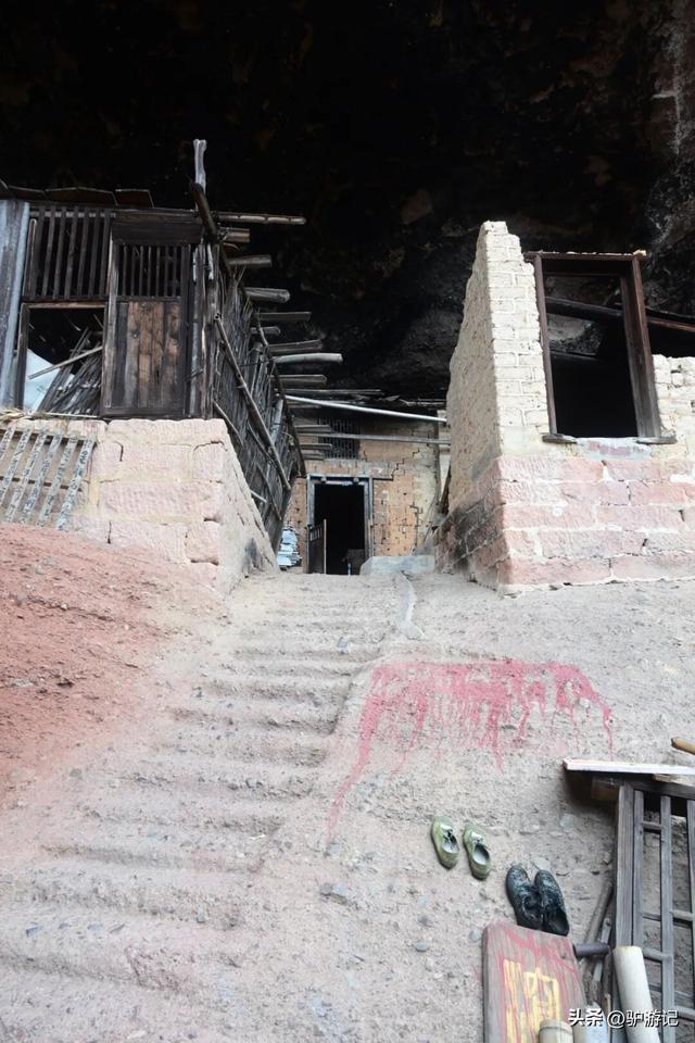 郴州的“坦”，丹霞洞穴中的独特景观，刷新你的认知！