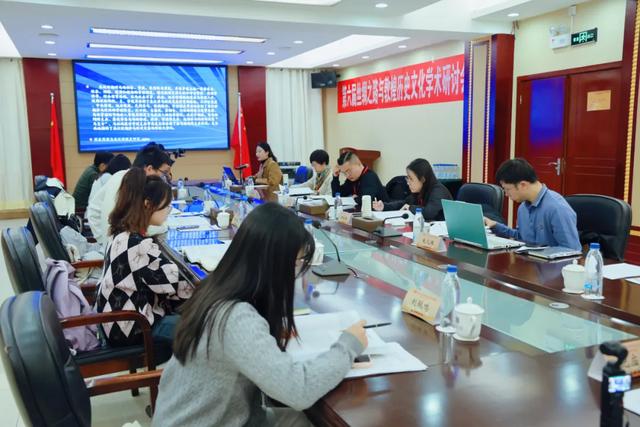 第六届丝绸之路与敦煌历史文化学术研讨会与会嘉宾赴阳关实地考察