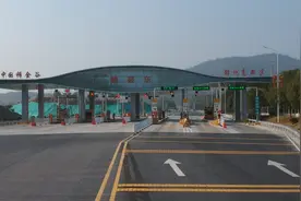 改建完成！厦蓉高速赣县东收费站“换新颜”图片
