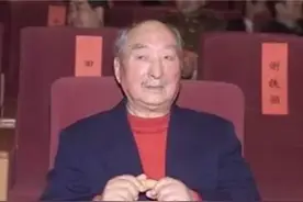 演黄世仁遭儿子嫌，昏迷后被陈佩斯心灵按摩唤醒，陈氏父子情戳泪图片