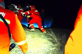 8级风狂吹！一男一女北京灵山上遭遇“鬼打墙”图片