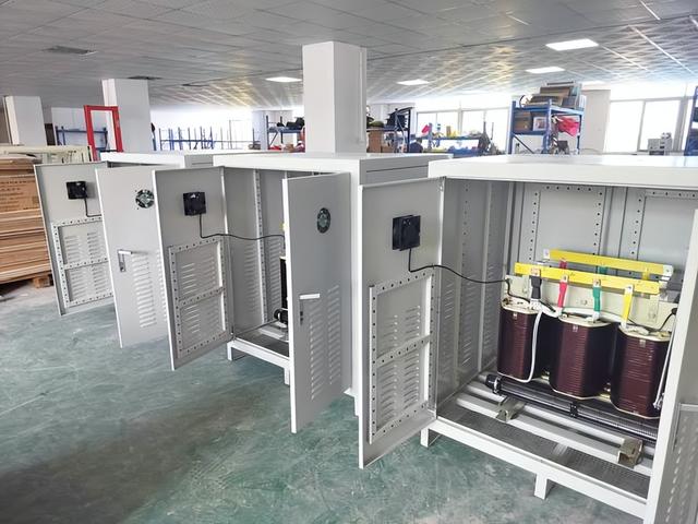 马斯克预言成真！全球抢购中国变压器，美国加税104%反被卡脖子