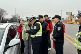 文水：“毒驾”排查不停歇 安全驾驶伴你行图片