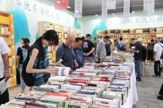 既有旧时光，更有新体验！“我与地坛”北京书市何以如此火爆
