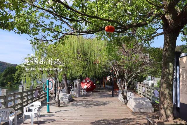 绍兴上虞的豆荚形公园，却是四面环水的网红茶社，休闲品茶太惬意