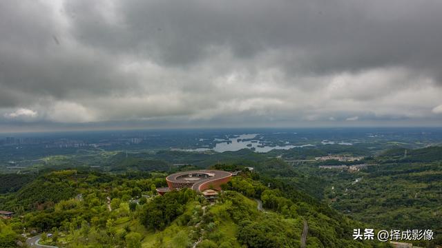“成都之眼”竞在龙泉丹景山