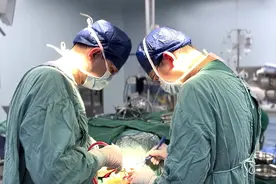 5厘米脑瘤挤压神经致失聪 上海第一人民医院6小时手术精准“拆弹”保听力图片