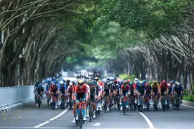 世巡赛·环广西“骑遇”南宁 奥拉夫·库伊“笑傲”冲刺大战图片