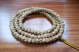 绝美！玩了1年半的百香籽，也太香了！这些手串的包浆，佩服！图片