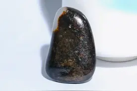 克价过千的十颗籽料原石！和田玉的原籽究竟贵在哪里？图片