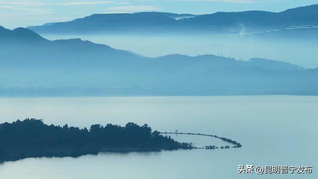 滇池南岸：山水有韵 冬景如画