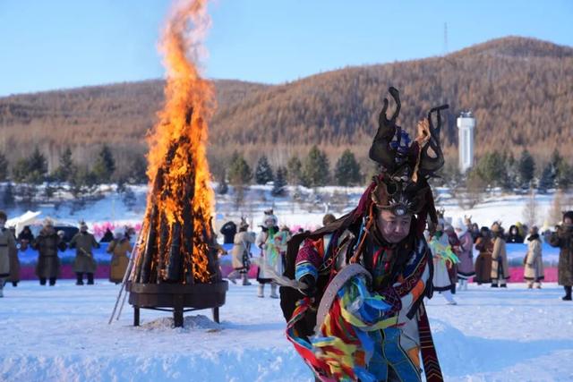 【歌游内蒙古 欢乐冰雪季】第十二届鄂伦春冰雪“伊萨仁”开幕 民俗燃情冰雪间 文旅融合促消费