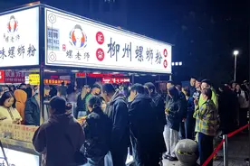 一碗螺蛳粉有多大“魔力”？济南这个路口告诉你图片