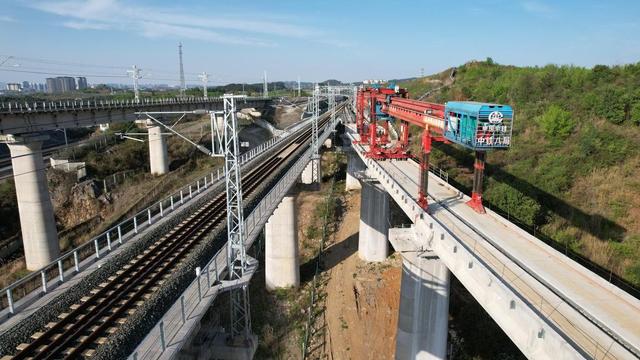 高铁建设真在降温吗？国家要求严了，但未来5年还要建设1万多公里