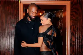 43岁韦德现状，依旧很帅，成为霸道总裁，二婚家庭幸福美满图片