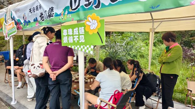 天府药市“进山”、户外文旅“融药”，彭州龙门山镇徒步热催生融合发展新场景
