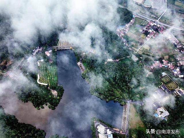 南漳：画意水镜湖