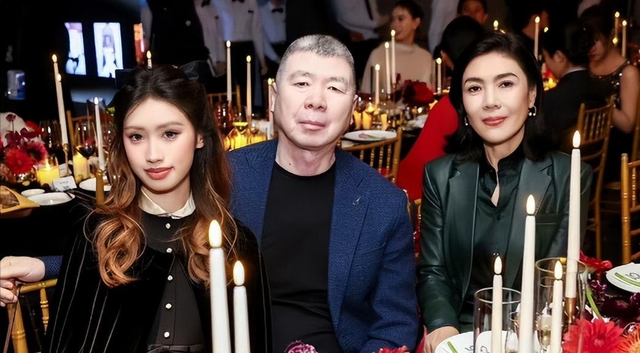 徐帆回应离婚五个月后，冯小刚再惹争议	，养女徐朵竟成了导火索