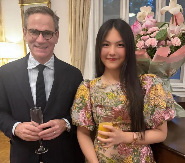 李湘也没料到，频繁进出高端场所的女儿王诗龄，已成为她最大底气