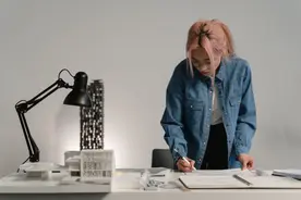 我，在三线城市的三甲医院工作，医生，正式编制，透露薪资图片