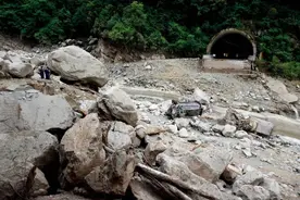 极端天气下，如何避免公路垮塌？图片