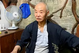 16年前，重庆老农自家挖出鱼泉，靠卖鱼年入30万，如今怎么样了?图片