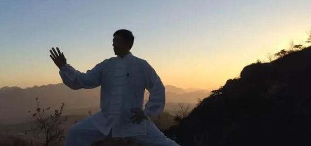 太极拳：拳架与呼吸如何完美配合，腹式逆呼吸法说明