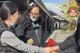 山东女孩浙江认亲后续 : 亲生父亲坚持认亲 , 当初遗弃另有苦衷图片