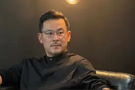 男人老了：手表帽子可有可无，换上这3大神器，时髦又显年轻！图片