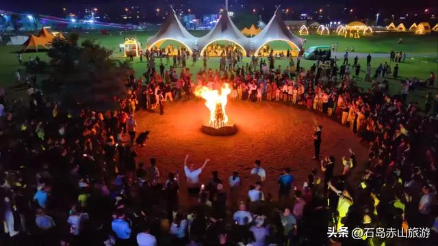 赤山四季皆美景，岁月如画待君游