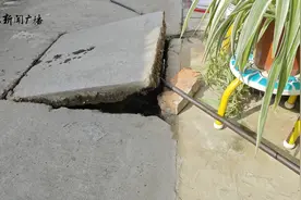 淮安金湖县数十户居民称下水道和化粪池常年堆积，未得妥善处理图片