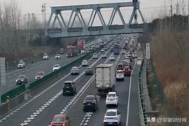 假期余额不足，返程高峰很猛！安徽封闭部分高速出入口图片