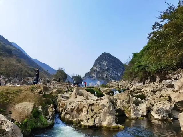 从苍木岭到小关岭，两次秦岭避雨，我们到底丢了多少乡村温情