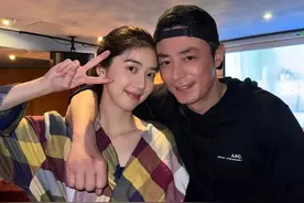 “霍建华李凯馨亲密合照”引争议：明知对方已婚不避嫌，很茶图片