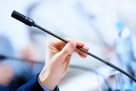 暴雨致国道319线一路段发生滑坡 车辆双向管制禁止通行图片