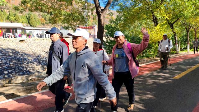 花最少的钱，看最美红叶，邢台佛照山，我们坐火车公交来啦